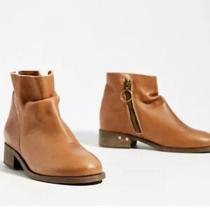 BEEK Quail Leather Bootie Boots - Saddle